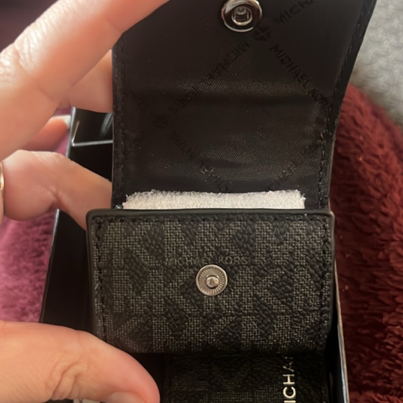 Michael Kors AirPod pro case and Apple air tag case - Picture 3 of 5